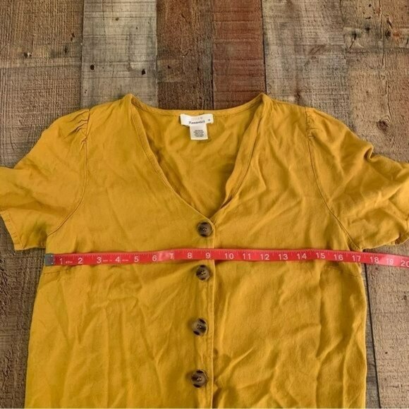 Urban Romantics yellow button up blouse medium - Picture 5 of 5